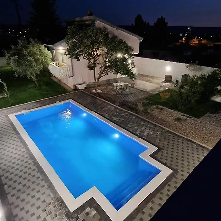 House Nar * Blagaj